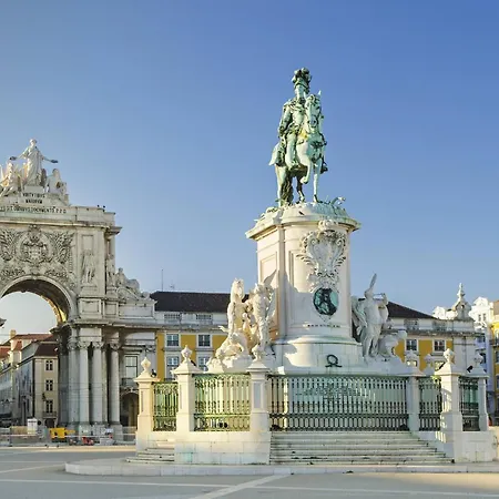 Apartamento Designer Loft In The Heart Of Bairro Alto