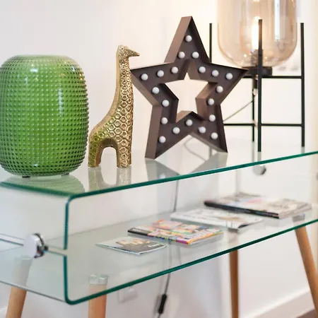 Designer Loft In The Heart Of Bairro Alto 아파트 *